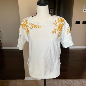 Short sleeve sweater